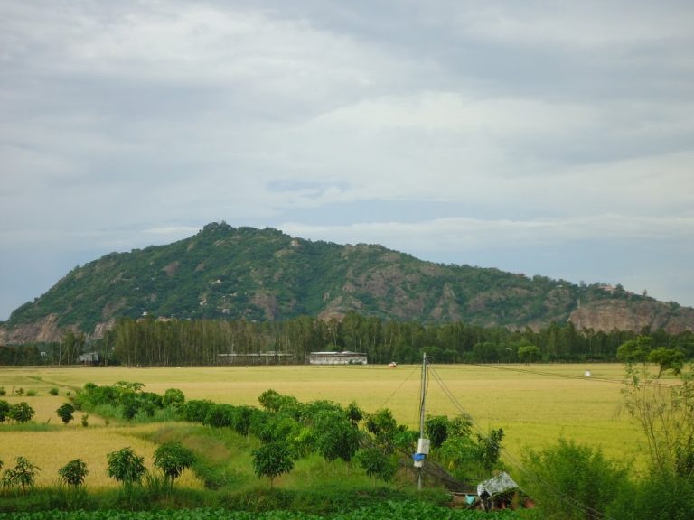 Sam Mountain in Chau Doc Town, An Giang province | Vietnamimmigration ...