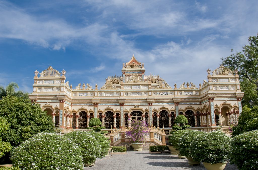 Vinh Trang Pagoda - The Most Splendid Buddhistic Pagoda in Mekong Delta ...